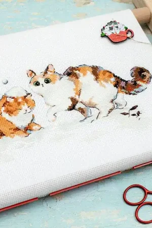 Winter Kitties L8813 Counted Cross Stitch Kit Popular