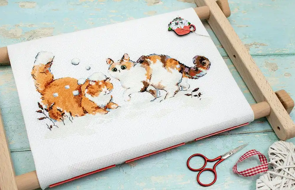 Winter Kitties L8813 Counted Cross Stitch Kit Popular