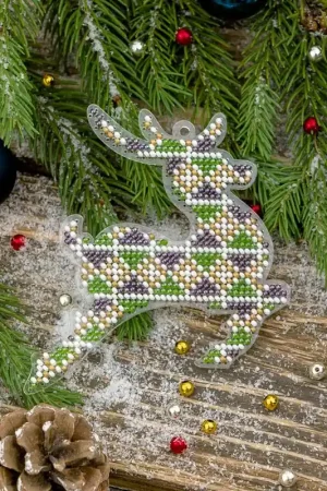 Free Returns Bead embroidery kit on a plastic base FLPL-044