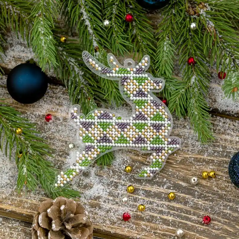 Free Returns Bead embroidery kit on a plastic base FLPL-044