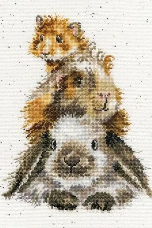 Deal Piggy In The Middle XHD65 Counted Cross Stitch Kit