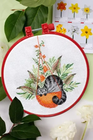 Cross-stitch kit And in the basket is a cat AHM-055 Same Day Shipping