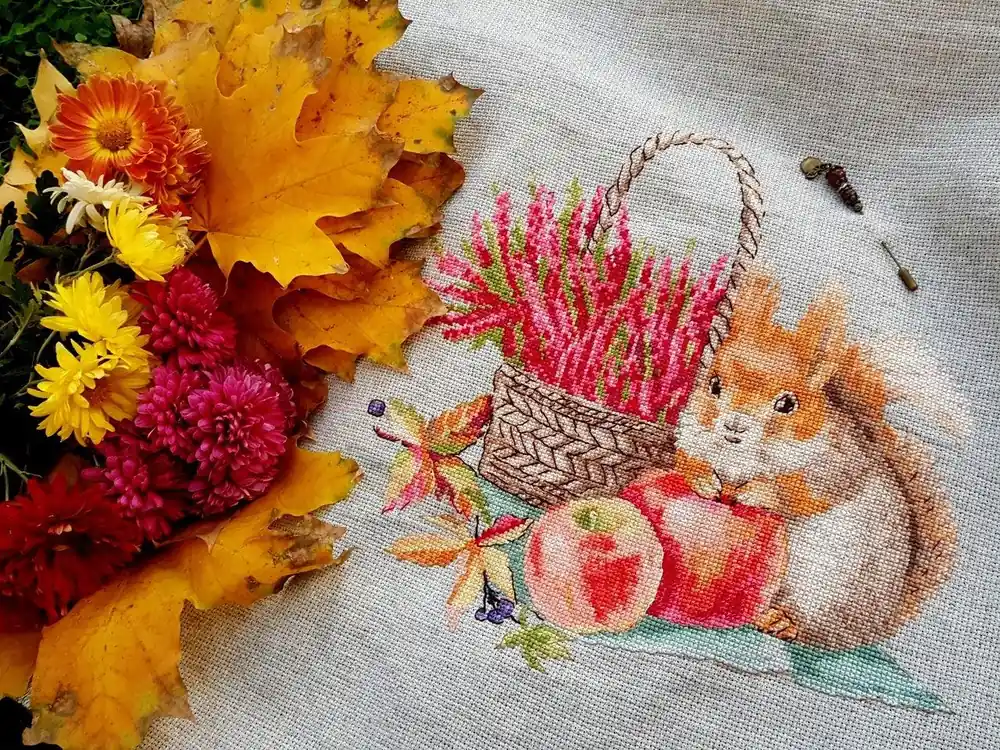 Squirrel with an Apple. August. Calendar Series - PDF Cross Stitch Pattern Luxury