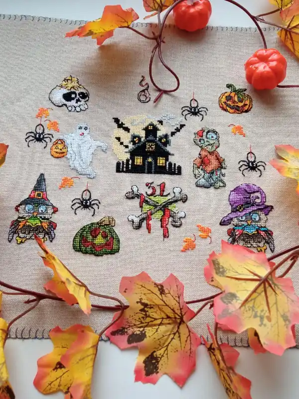 Halloween Sampler - PDF Cross Stitch Pattern. Plastic Canvas Instant Buy