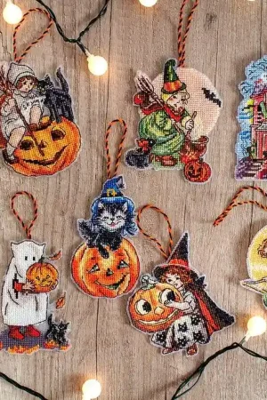 Counted Cross Stitch Kit Halloween Toys  L8008 Special Discount