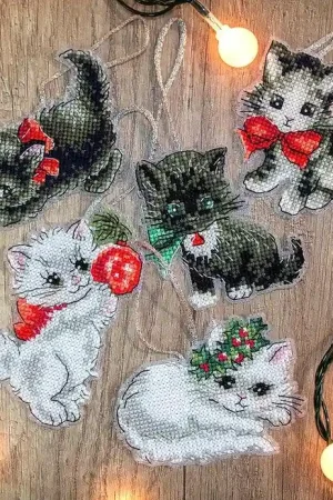 Bargain Counted Cross Stitch Kit Christmas Kittens Toys Leti987
